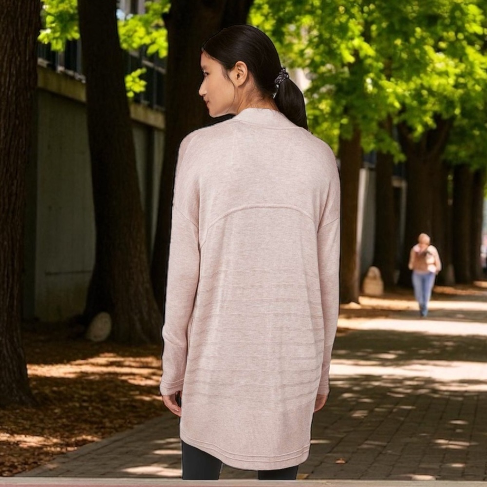 Lululemon Graceful Embrace Wrap in Heathered Pink Bliss Sz 10 - Picture 2 of 9